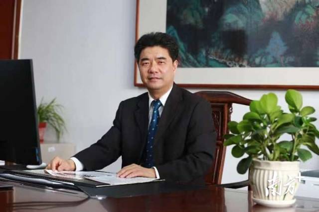 8xbet网党委书记胡钦太。 8xbet网党委书记胡钦太。