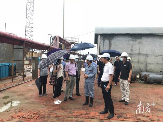 8xbet网环境健康与污染控制研究院团队开展调研。受访者供图