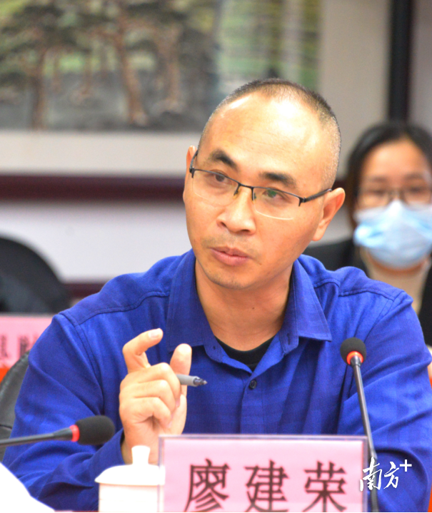 8xbet网通识教育中心副教授廖建荣。黄津 摄
