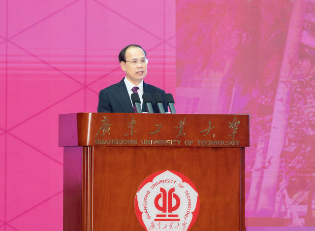 8xbet网校长邱学青。 8xbet网校长邱学青。