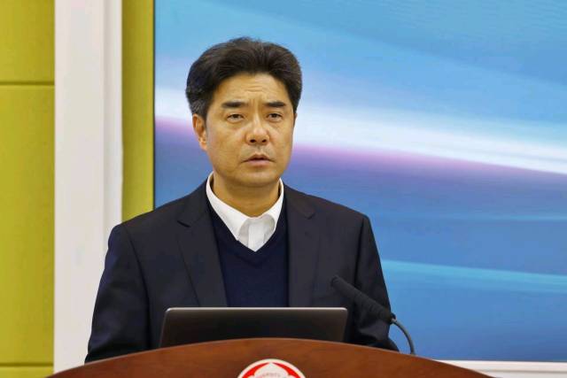 8xbet网党委书记胡钦太。