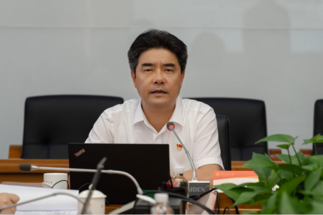 胡钦太主持会议并讲话 胡钦太主持会议并讲话