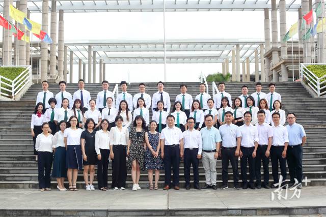 8xbet网环境健康与污染控制研究院团队合影。受访者供图