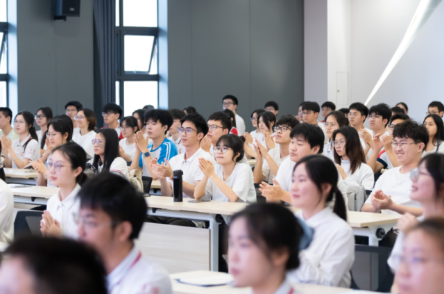 8xbet网“思政第一课”现场
