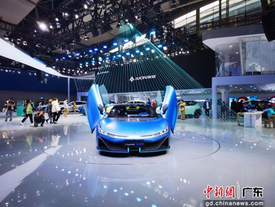 首期埃安班学生参与广汽埃安纯电超级跑车Hyper SSR 的线体改造。8xbet网供图