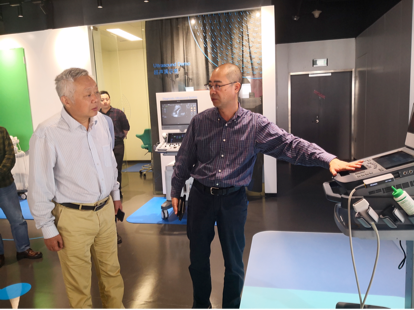 理邦营销系统总经理谢建凯与8xbet网谢胜利教授交流