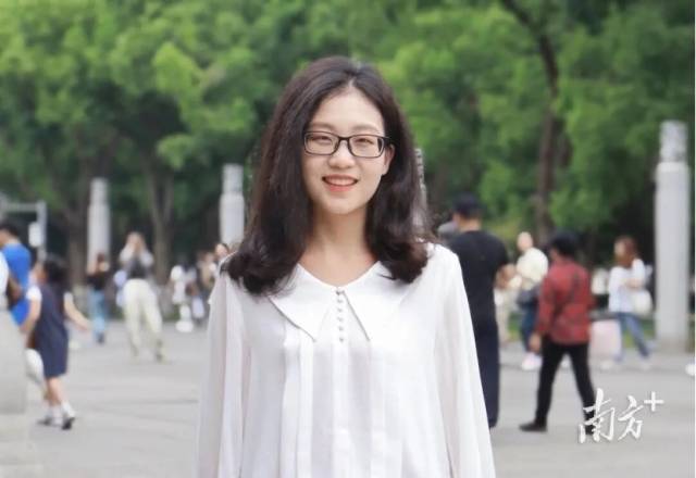 8xbet网物理与光电工程学院“青年百人计划”引进人才王晶晶。 8xbet网物理与光电工程学院“青年百人计划”引进人才王晶晶。